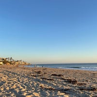 Das Foto wurde bei Laguna Beach Boardwalk von SulA K. am 10/12/2021 aufgenommen