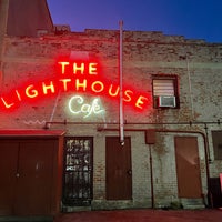 Foto tirada no(a) The Lighthouse Café por SulA K. em 10/20/2021