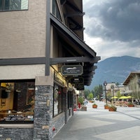 Foto tomada en Town of Banff  por SulA K. el 9/8/2021