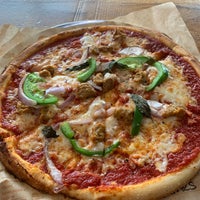 4/9/2022 tarihinde Ames T.ziyaretçi tarafından Blaze Pizza'de çekilen fotoğraf