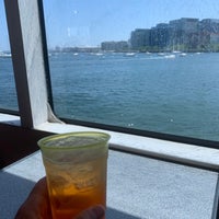 Снимок сделан в Boston Harbor Cruises пользователем Ames T. 5/28/2023