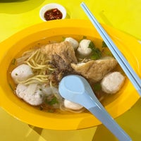Photo taken at Circuit Road Hawker Centre by Tan E. on 12/23/2022