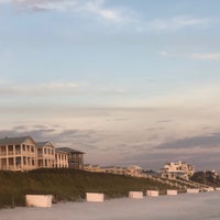 รูปภาพถ่ายที่ Seaside Beach โดย John G. เมื่อ 10/14/2021