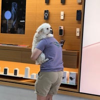 Photo taken at Apple The Grove by Ritaltt on 10/5/2023