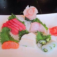 รูปภาพถ่ายที่ Yoshimama Japanese Fusion &amp; Sushi Bar โดย Yoshimama Japanese Fusion &amp; Sushi Bar เมื่อ 9/30/2013