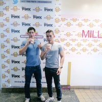 Photo taken at Millions of Milkshakes by RD A. on 5/10/2015