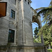 Photo taken at Hekimoğlu Ali Paşa Camii by Ebubekir Ş. on 6/2/2022