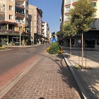 Снимок сделан в Çınarlı Caddesi пользователем Peker P. 8/27/2021