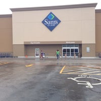Photo taken at Sam&amp;#39;s Club by Dafer A. on 9/20/2013