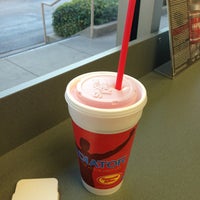 Photo taken at Smoothie King by Dafer A. on 6/4/2013