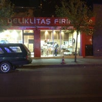 รูปภาพถ่ายที่ Deliklitaş Fırın โดย Gamze I. เมื่อ 9/3/2013