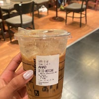 Das Foto wurde bei Starbucks von Za1 am 5/26/2022 aufgenommen