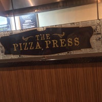 Снимок сделан в The Pizza Press пользователем 1 ғп̵ɪ̇sп̵Ɩ B. 7/6/2016