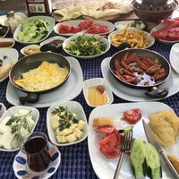 Снимок сделан в Anadolu Köyü Restaurant пользователем Çağlar Ç. 8/1/2020