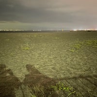 Photo taken at Jonanjima Seaside Park Tsubasa Beach by みどり on 8/6/2022