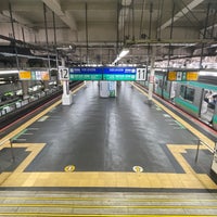 Photo taken at JR Platforms 11-12 by みどり on 8/9/2022