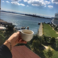 Das Foto wurde bei Sahil Butik Hotel von Kübra Ş. am 10/5/2018 aufgenommen