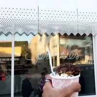 Photo taken at Sprinkles Beverly Hills Ice Cream by Abdullah I. on 8/8/2018