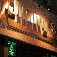 Photo prise au Jimmy&amp;#39;s Urban Bar &amp;amp; Grill par Jimmy&amp;#39;s Urban Bar &amp;amp; Grill le8/25/2014