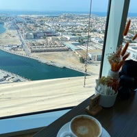 Das Foto wurde bei V Hotel Dubai, Curio Collection by Hilton von Abdullah.N 🦂 am 1/13/2024 aufgenommen