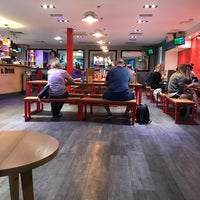 Photo taken at YHA London Central by Jerry S. on 6/6/2017
