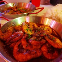 Photo taken at Dampa Seafood Grill by Omar A. on 11/14/2021