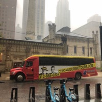 9/1/2018 tarihinde Heather M.ziyaretçi tarafından Chicago Crime Tours'de çekilen fotoğraf