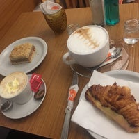 4/2/2017에 ×t s u k i.-님이 Naranjos cafe &amp;amp; Tienda de delicias에서 찍은 사진