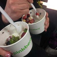 Photo taken at Pinkberry by ×t s u k i.- on 2/1/2017