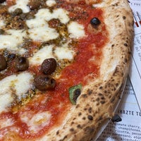 3/19/2022 tarihinde Nawafziyaretçi tarafından NAP Neapolitan Authentic Pizza'de çekilen fotoğraf