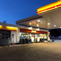 Photo taken at Shell by Marco M. on 12/24/2018