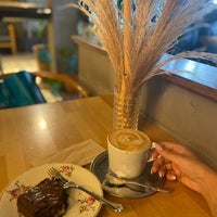Foto scattata a The Way Coffee &amp;amp; Kitchen da 💫 il 9/15/2021