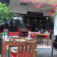Das Foto wurde bei Begonvil Restaurant von Huzurun Başkenti Bodrum M. am 5/6/2018 aufgenommen