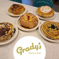 Photo taken at Grady&amp;#39;s Snack N&amp;#39; Dine by Grady&amp;#39;s Snack N&amp;#39; Dine on 2/23/2021