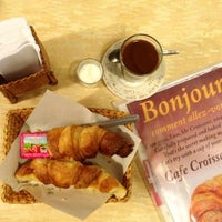 Photo taken at Café Croissant d&amp;#39;Or by Kristie L. on 7/24/2013