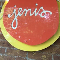 รูปภาพถ่ายที่ Jeni&amp;#39;s Splendid Ice Creams โดย Jason N. เมื่อ 8/29/2020