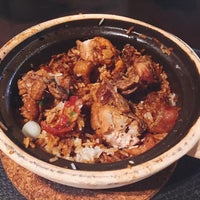 Photo taken at Heun Kee Claypot Chicken Rice by lhin n. on 5/22/2016
