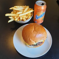 Photo taken at Burger 10 by J on 3/8/2019