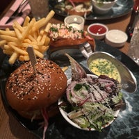 Photo taken at Burger &amp;amp; Lobster by 🐆 on 3/1/2024