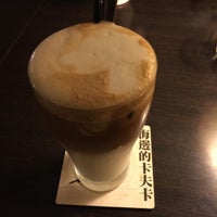 Photo taken at 烏鴉咖啡 Cafe Kafka by Edmund M. on 7/19/2015
