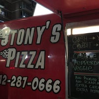 Снимок сделан в Stony&amp;#39;s Pizza Truck пользователем Eric C. 3/11/2019