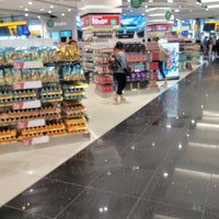 Photo taken at World Duty Free by Eric C. on 6/15/2022
