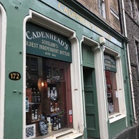 4/2/2018 tarihinde Eric C.ziyaretçi tarafından Cadenhead&amp;#39;s Whisky Shop'de çekilen fotoğraf