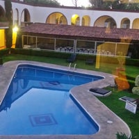 Photo prise au Villa del Sol Hotel And Suites Morelia par Ivan N. le12/16/2014