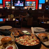 Photo taken at BJ&amp;#39;s Restaurant &amp;amp; Brewhouse by Fares Bin Khalid on 7/24/2022