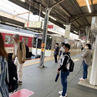 Photo taken at 近鉄 鶴橋駅 3-4番のりば by あれぐろ on 9/23/2022