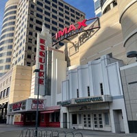 Foto tirada no(a) Esquire IMAX Theatre por Blue H. em 1/9/2021