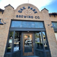 Foto diambil di Oak Park Brewing Company oleh Blue H. pada 4/16/2023