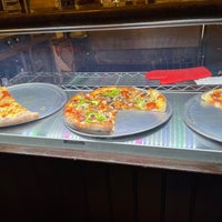 11/4/2020 tarihinde Blue H.ziyaretçi tarafından North Beach Pizza'de çekilen fotoğraf