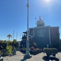 Photo taken at Quinn&amp;#39;s Lighthouse Restaurant &amp;amp; Pub by Blue H. on 8/19/2022